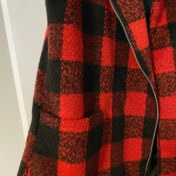 Jolt Women's Red and Black Plaid Vest - Picture 2 of 5